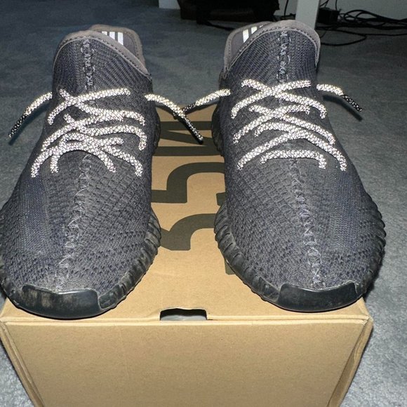 Athletic_Shoes